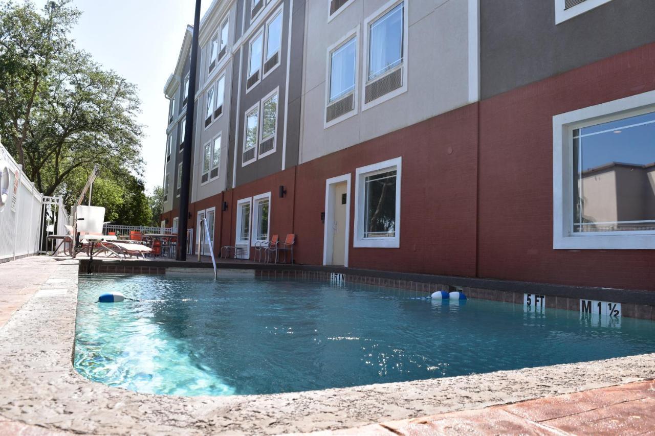 Holiday Inn Express Venice By Ihg Экстерьер фото